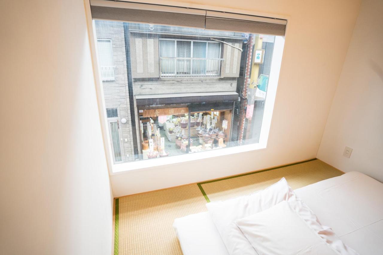 Sato-San'S Rest Hotel Tokyo Eksteriør billede