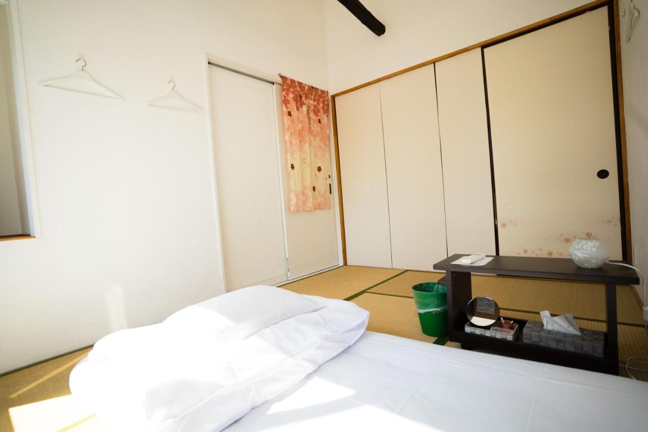 Sato-San'S Rest Hotel Tokyo Eksteriør billede